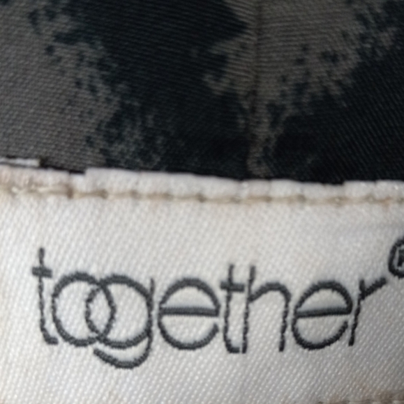 Women's Lamb Skin Red Leather Jacket Size 10 Pit to Pit 19in 22in in lenght - Picture 7 of 7